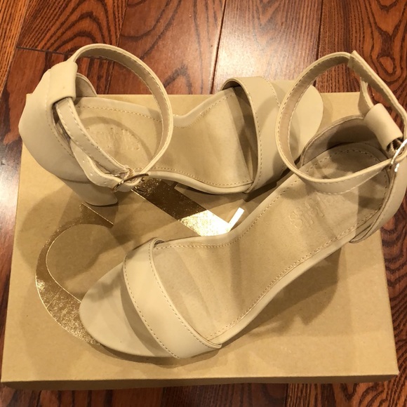 Nude 👡 - Picture 3 of 5